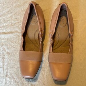 Clarks Women's Blush Elastic Flats